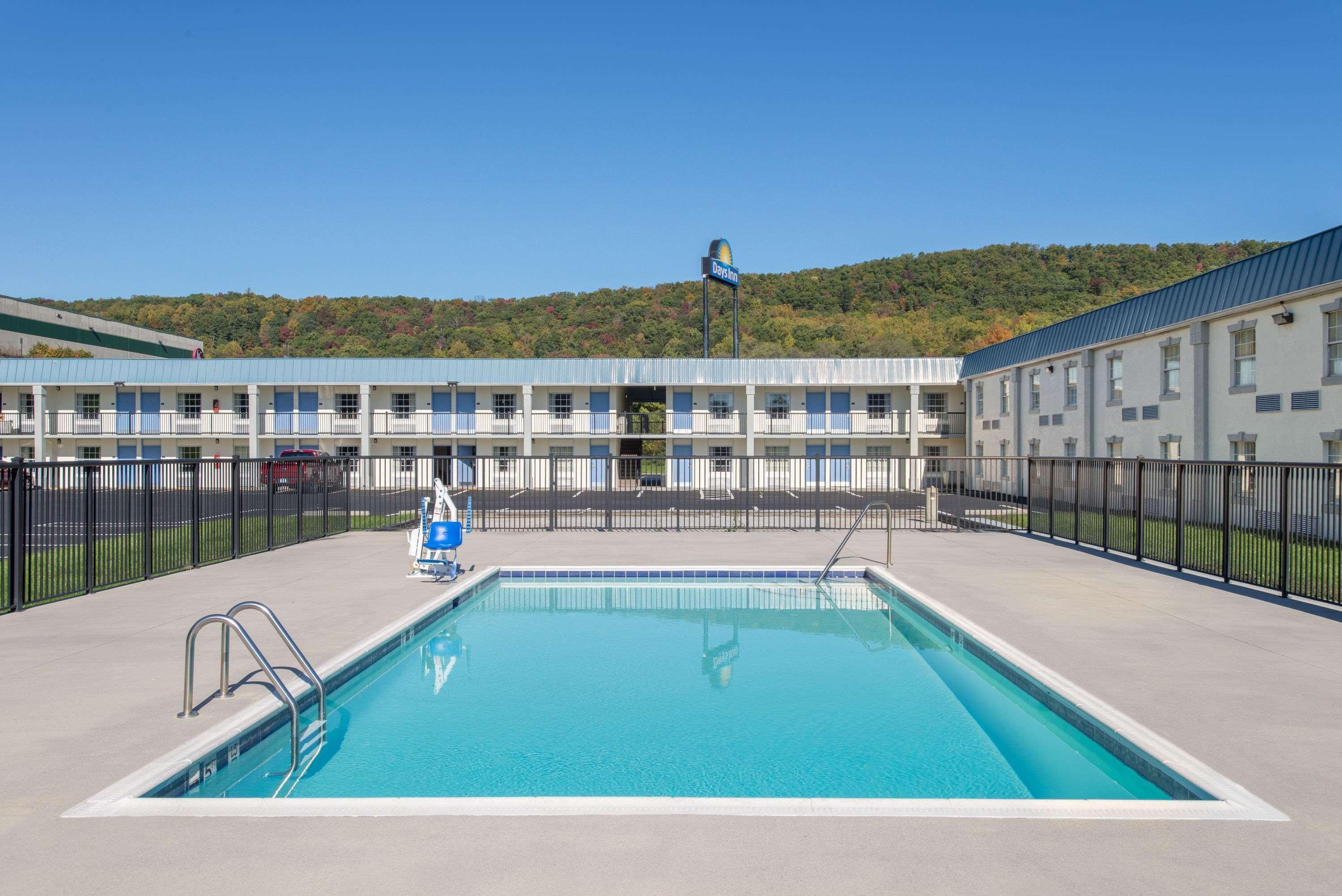 Hotel Days By Wyndham Near I-81